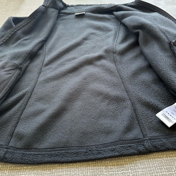 Columbia Women’s Black Fleece Jacket size Medium - Picture 6 of 12